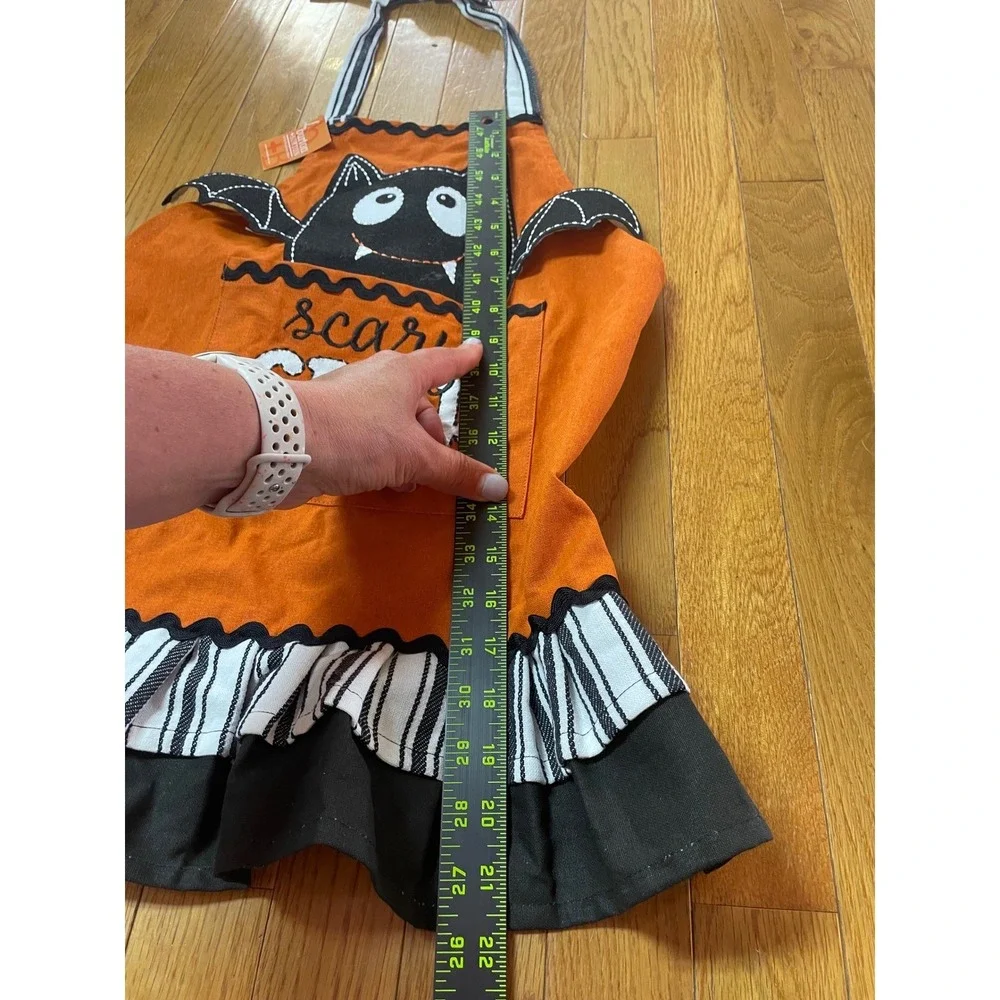 Burton + Burton Halloween Bat Apron Scary Cute Orange Cotton Ruffle 9747261‎